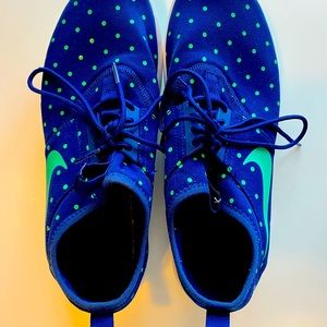 Ladies Nike Tennis Shoes